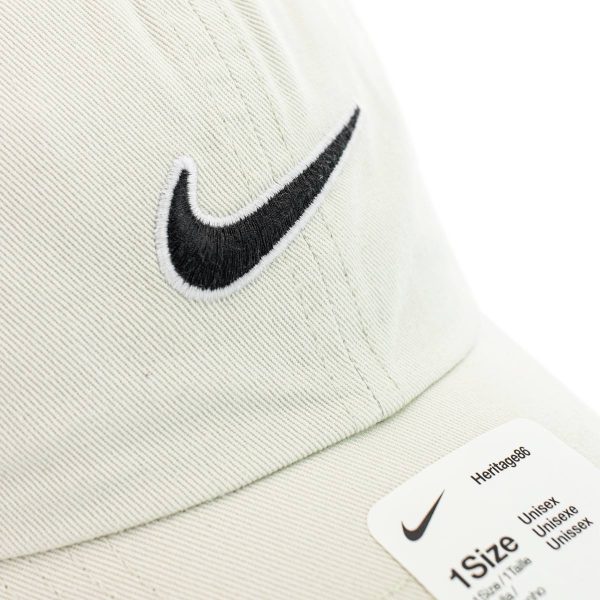 Nike Essentials Heritage 86 Swoosh Cap 943091-072 - beige-schwarz Mode – Bild 3