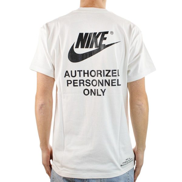 Nike Authorized Personnel Only T-Shirt DM6427-100 - weiss-schwarz Mode – Bild 2
